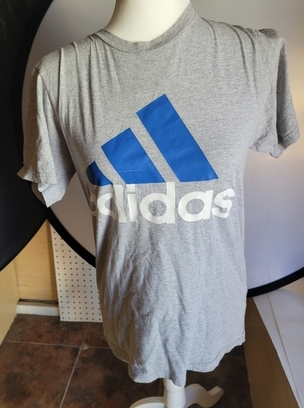 Adidas size S‎ Tee - Picture 1 of 5